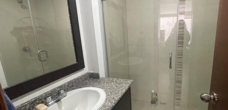 Vendo Departamento, Dos Dormitorios, Parqueadero, Bodega. Sector Rumipamba