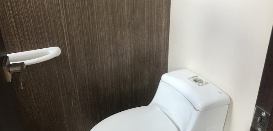 Vendo Suite (Loft), Un Dormitorio, Parqueadero, Bodega. Sector Rumipamba