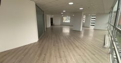 Rento Oficina, Sin Amoblar, Piso Alto. Sector La Carolina