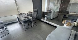 Vendo Moderna, Oficina, Sin Amoblar, Balcón, Piso Alto, Parqueaderos. Sector La Carolina