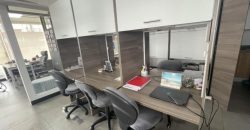 Vendo Moderna, Oficina, Sin Amoblar, Balcón, Piso Alto, Parqueaderos. Sector La Carolina