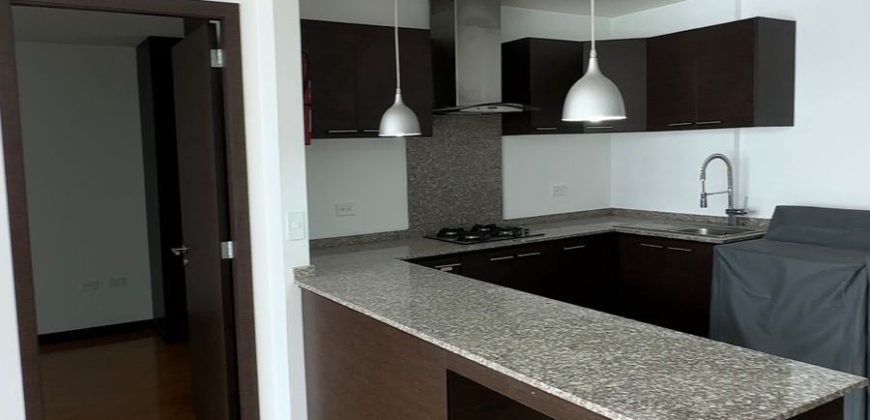 Vendo Suite, Un Dormitorio, Sin Amoblar, Parqueadero, Bodega. Sector La Carolina