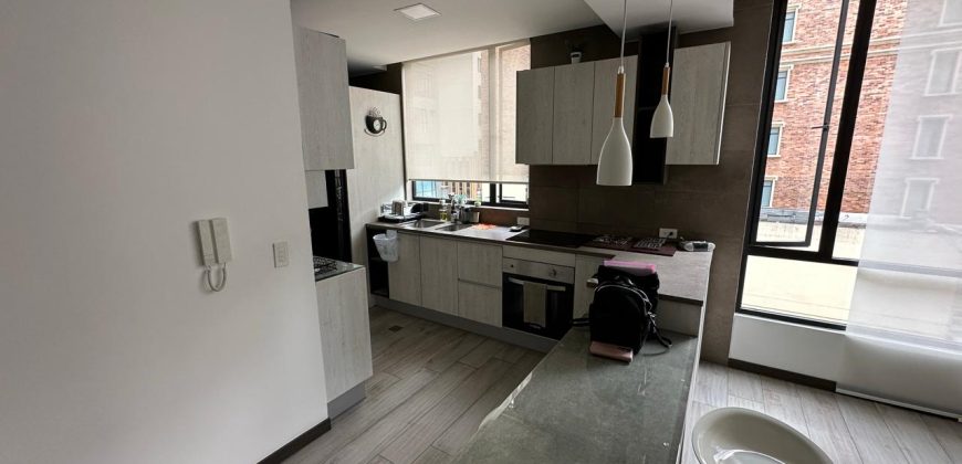 Rento Departamento, Dos Dormitorios, Sin Amoblar, Parqueadero. Sector La Carolina