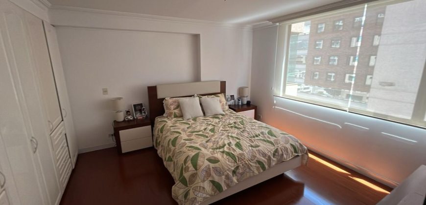 Vendo Suite, Sin Amoblar, Parqueadero. Sector La Carolina