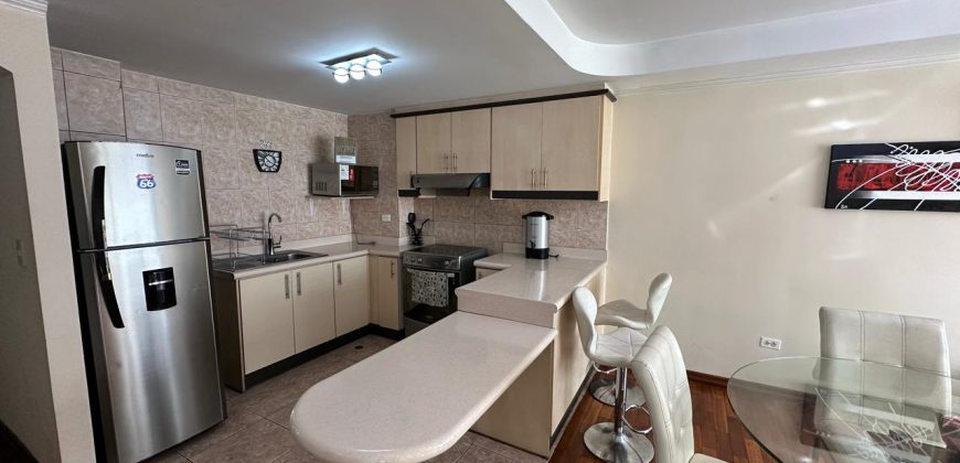 Vendo Departamento, Amoblado, Dos Dormitorios, Parqueadero. Sector Quicentro