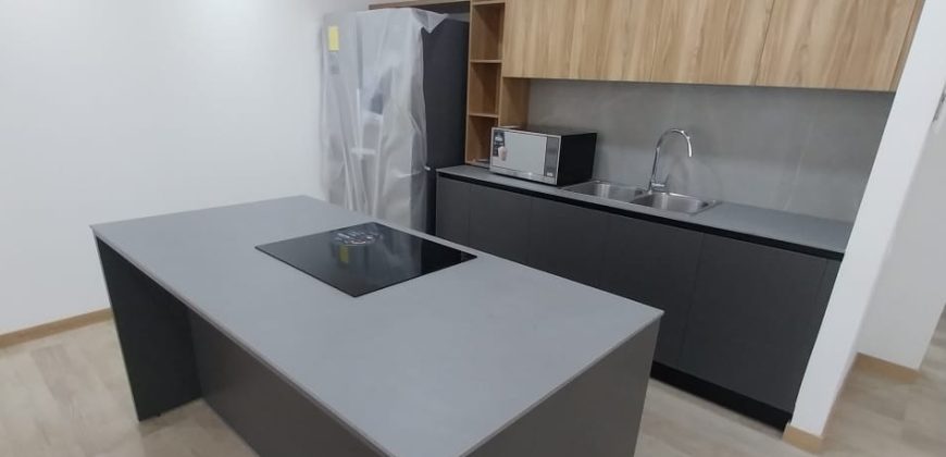 Rento Departamento, Amoblado, Tres Dormitorios, A Estrenar, Terraza. Sector La Carolina