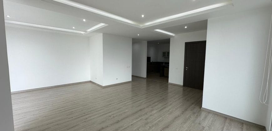 Rento Departamento, Tres Dormitorios, 4 baños, Terraza. Sector El Batán