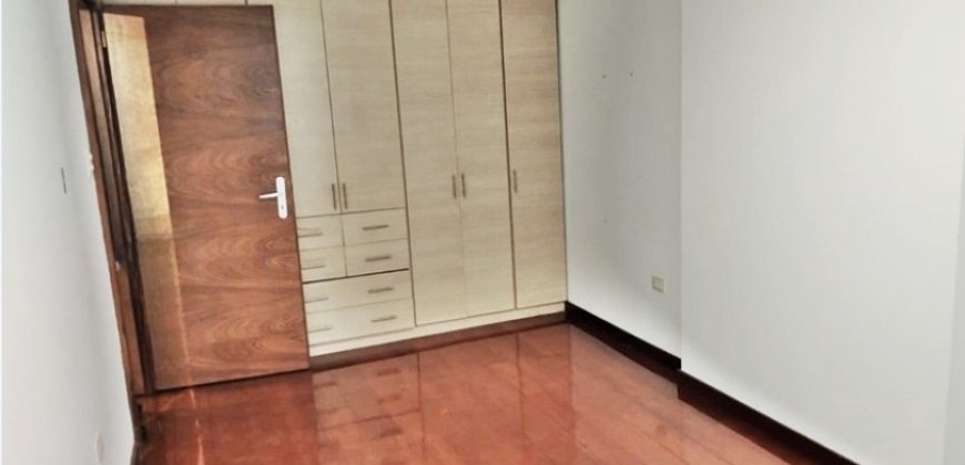 Vendo Departamento, Dos Dormitorios, Parqueadero, Bodega. Sector La Floresta