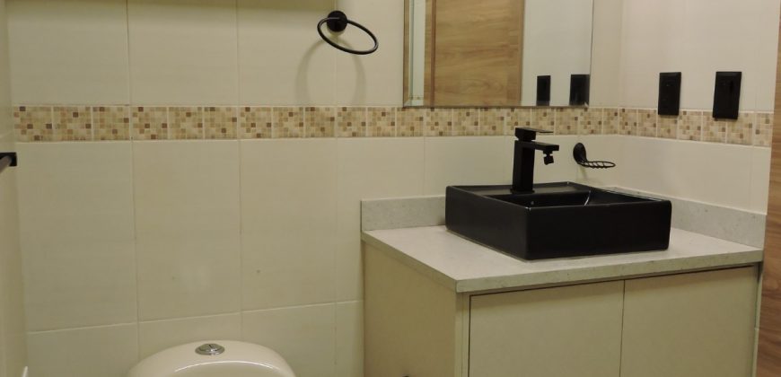 Vendo Departamento, Tres Dormitorios, Parqueaderos. Sector Bossano