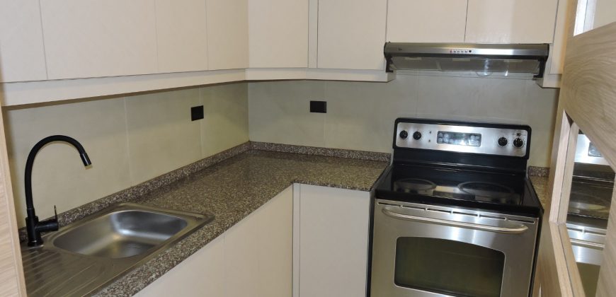 Vendo Departamento, Tres Dormitorios, Parqueaderos. Sector Bossano