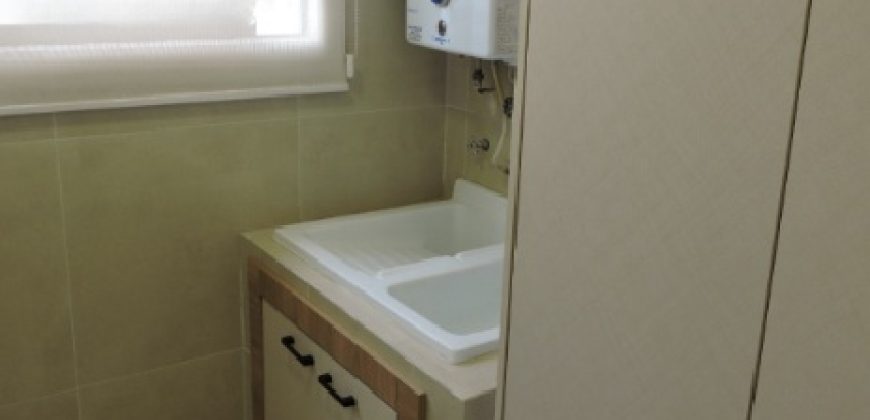 Vendo Departamento, Tres Dormitorios, Parqueaderos. Sector Bossano