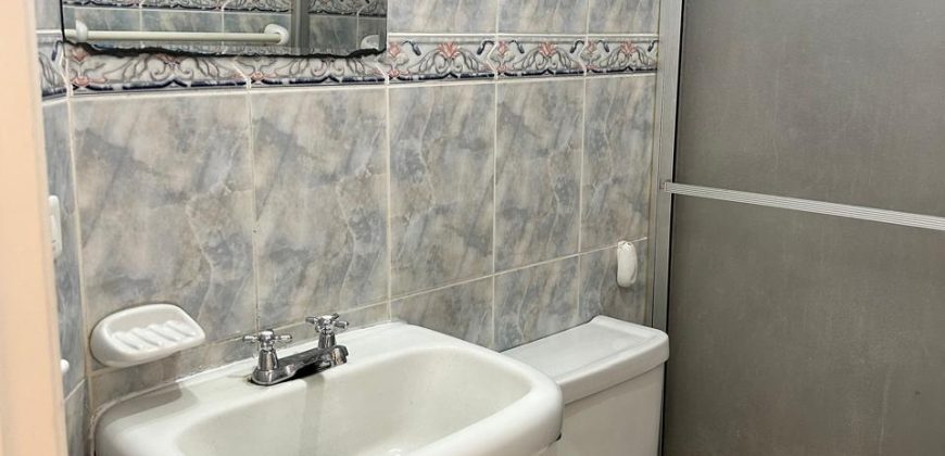 Vendo Departamento, Dos Dormitorios, Parqueadero, Bodega. Sector La Whymper