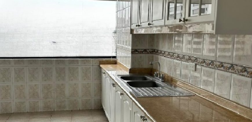 Vendo Departamento, Dos Dormitorios, Parqueadero, Bodega. Sector La Whymper