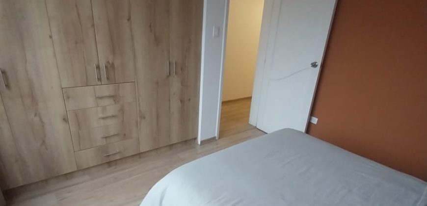 Rento Departamento, Amoblado, Tres Dormitorios. Sector La Carolina