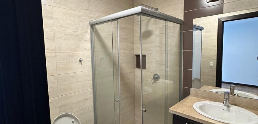 Vendo Departamento, Dos Drmitorios, Sin Amoblar, Parqueadero. Sector 12 de Octubre