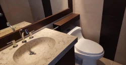 Rento Departamento, Amoblado, Tres Dormitorios, Parqueaderos. Sector la Carolina