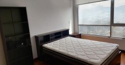 Rento Departamento, Amoblado, Tres Dormitorios, Parqueaderos. Sector la Carolina