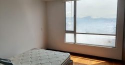 Rento Departamento, Amoblado, Tres Dormitorios, Parqueaderos. Sector la Carolina