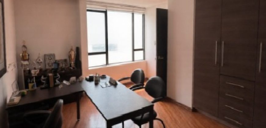 Vendo Suite, Sin Amoblar, Un Dormitorio, Parqueadero, Bodega. Sector Los Granados