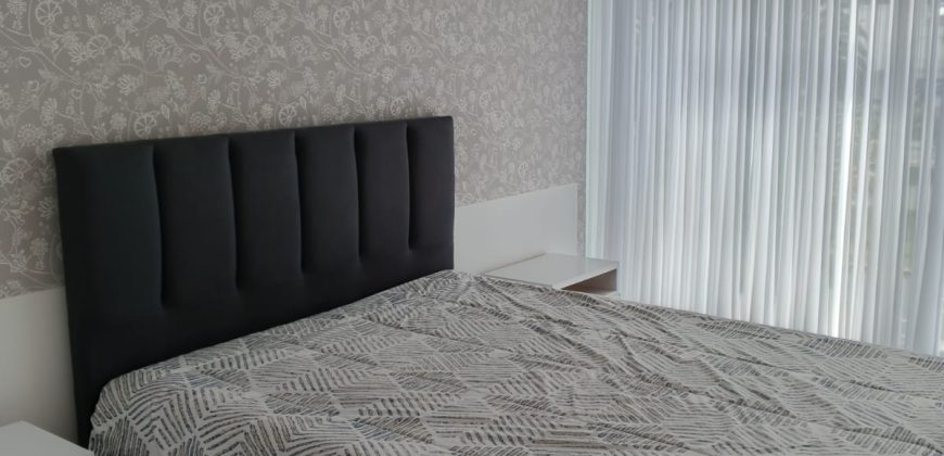 Rento Departamento, Amoblado, Tres Dormitorios. Sector La Carolina