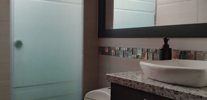 Rento/Vendo, Departamento, Dos Dormitorios, Amoblado, Parqueadero. Sector La Carolina