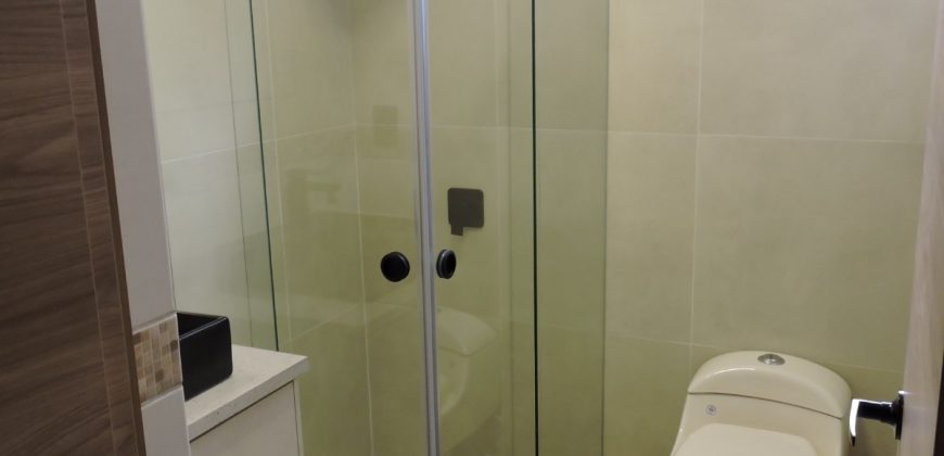 Vendo Departamento, Tres Dormitorios, Parqueaderos. Sector Bossano