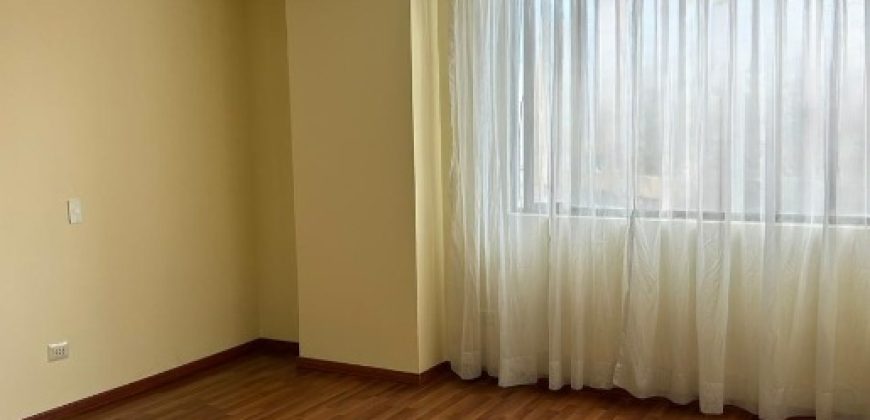 Vendo Departamento, Dos Dormitorios, Parqueadero, Bodega. Sector La Whymper