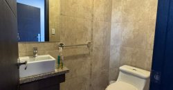 Vendo Suite, Sin Amoblar, Un Dormitorio, Parqueadero, Bodega. Sector Los Granados