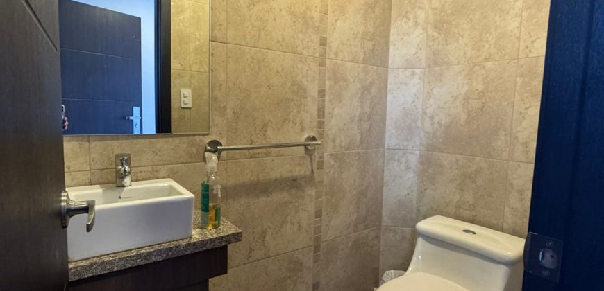 Vendo Suite, Sin Amoblar, Un Dormitorio, Parqueadero, Bodega. Sector Los Granados