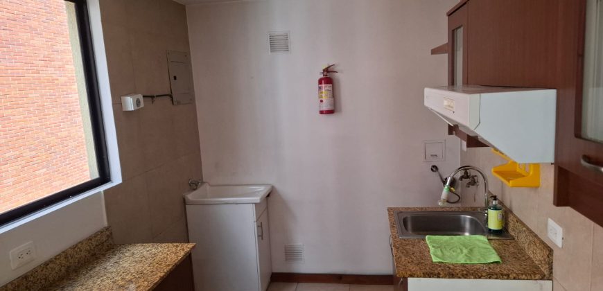 Vendo, Departamento, Dos Dormitorios, Parqueadero, Bodega. Sector La Carolina