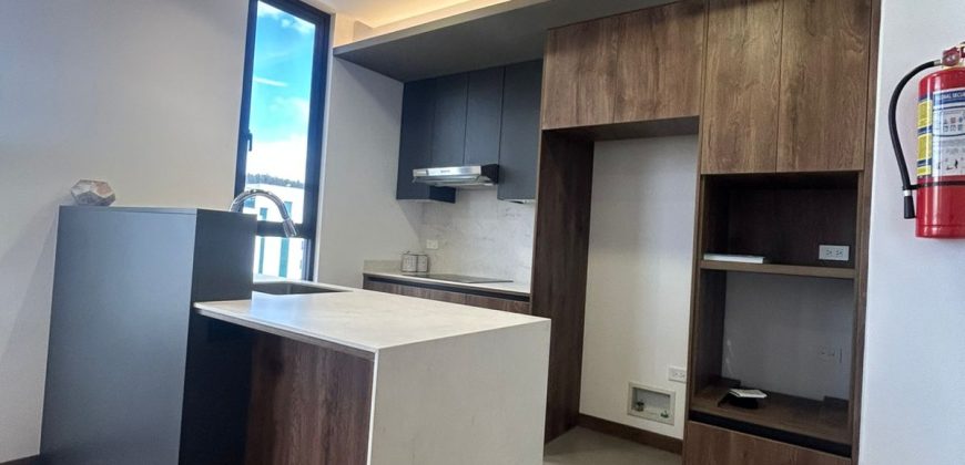 Rento Departamento, Tres Dormitorios, A Estrenar, Sin Amoblar, Línea Blanca. Sector Quicentro