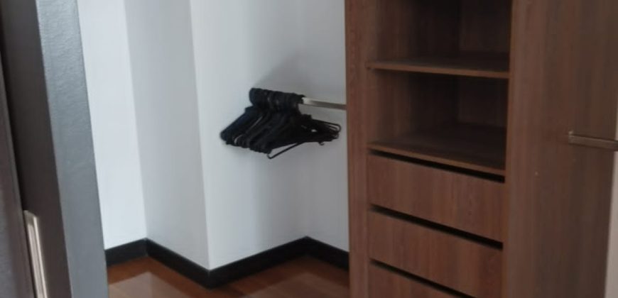 Rento Departamento, Amoblado, Tres Dormitorios. Sector El Batán