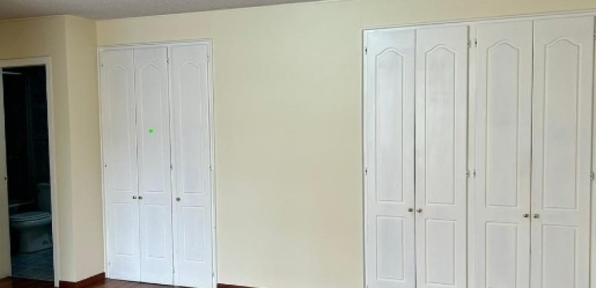 Vendo Departamento, Dos Dormitorios, Parqueadero, Bodega. Sector La Whymper