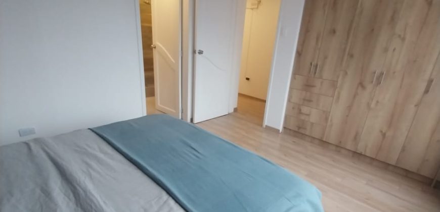 Rento Departamento, Amoblado, Tres Dormitorios. Sector La Carolina