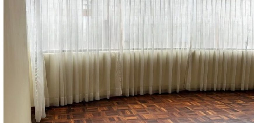 Vendo Departamento, Dos Dormitorios, Parqueadero, Bodega. Sector La Whymper