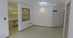 Vendo Departamento, Tres Dormitorios, Parqueaderos. Sector Bossano