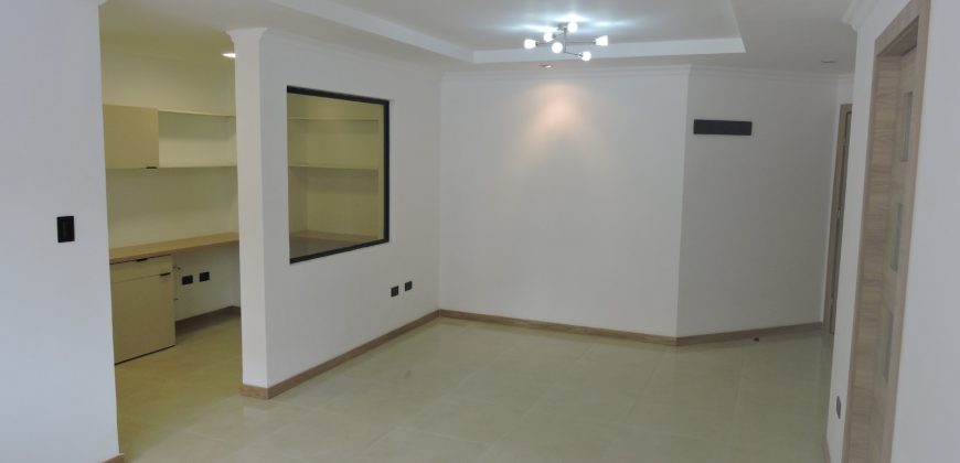 Vendo Departamento, Tres Dormitorios, Parqueaderos. Sector Bossano