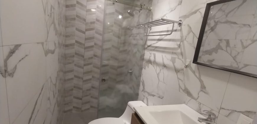 Rento Departamento, Amoblado, Tres Dormitorios. Sector La Carolina