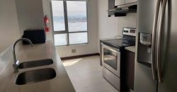 Rento Departamento, Amoblado, Tres Dormitorios, Parqueaderos. Sector la Carolina