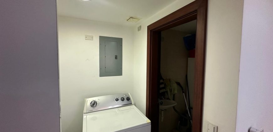 Vendo Departamento, Tres Dormitorios, Sin Amoblar. Sector La Coruña