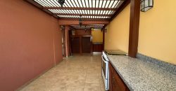Vendo Departamento, Tres Dormitorios, Terraza Cubierta, Parqueaderos, Bodega. Sector Granados