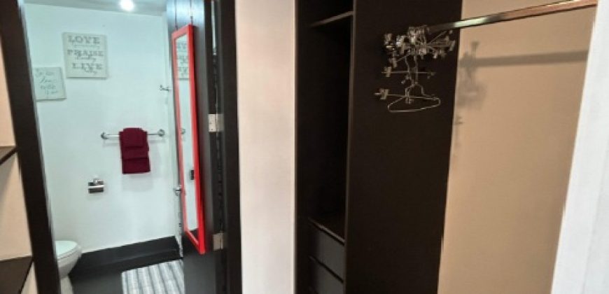 Rento Suite, Un Dormitorio, Amoblado, Parqueadero, Balcón. Sector 12 de Octubre