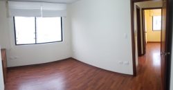 Rento Departamento, Tres Dormitorios, Sin Amoblar, Parqueadero. Sector Bosmediano