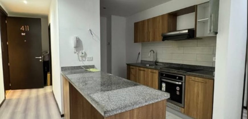 Vendo Departamento, Dos Dormitorios, Sin Amoblar, Parqueadero, Bodega. Sector La Carolina