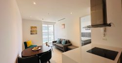 Vendo Suite, Un Dormitorio, Sin Amoblar, Parqueadero. Sector González Suárez