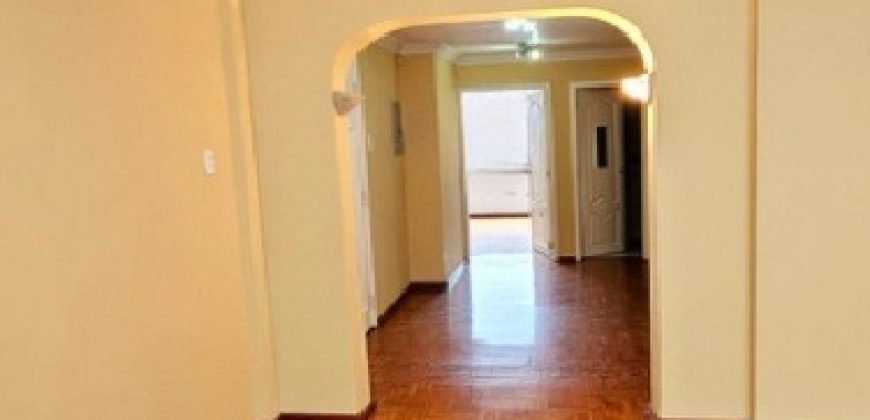 Rento Departamento, Dos Dormitorios, Parqueadero. Sector El Batán