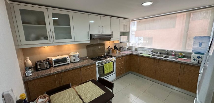 Vendo Departamento, Tres Dormitorios, Sin Amoblar. Sector La Coruña