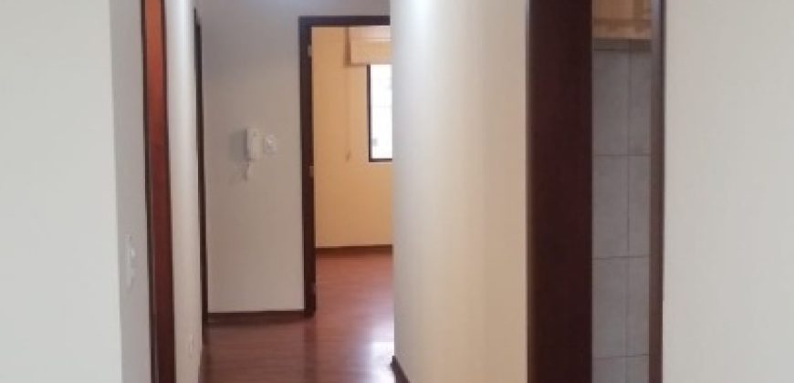 Rento Departamento, Tres Dormitorios, Sin Amoblar, Parqueadero. Sector Bosmediano