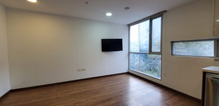 Vendo Suite, Un Dormitorio, Sin Amoblar, Parqueadero. Sector La Carolina