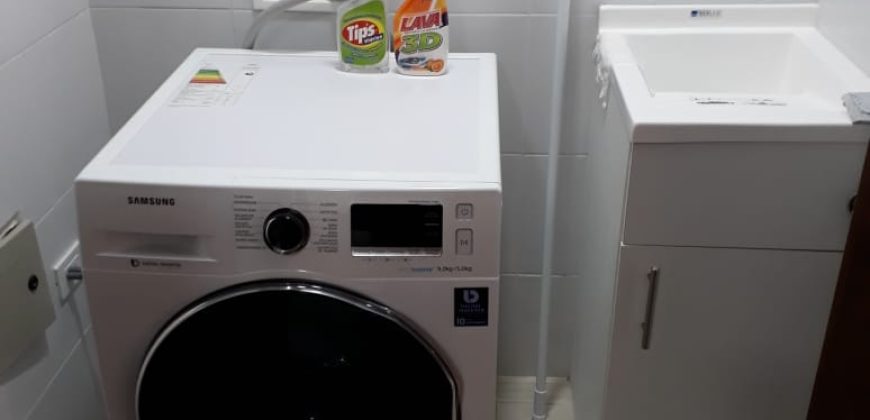 Vendo Suite, Un Dormitorio, Sin Amoblar, Parqueadero. Sector La Carolina